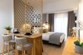 F & B Collection - Seaview MiniLux